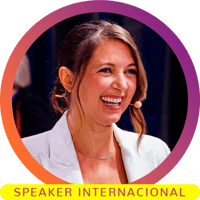 Cintia Tavella Gomez - Diretora de parcerias estratégicas nas américas do Booking.com e palestrante do Travel Connect 2025