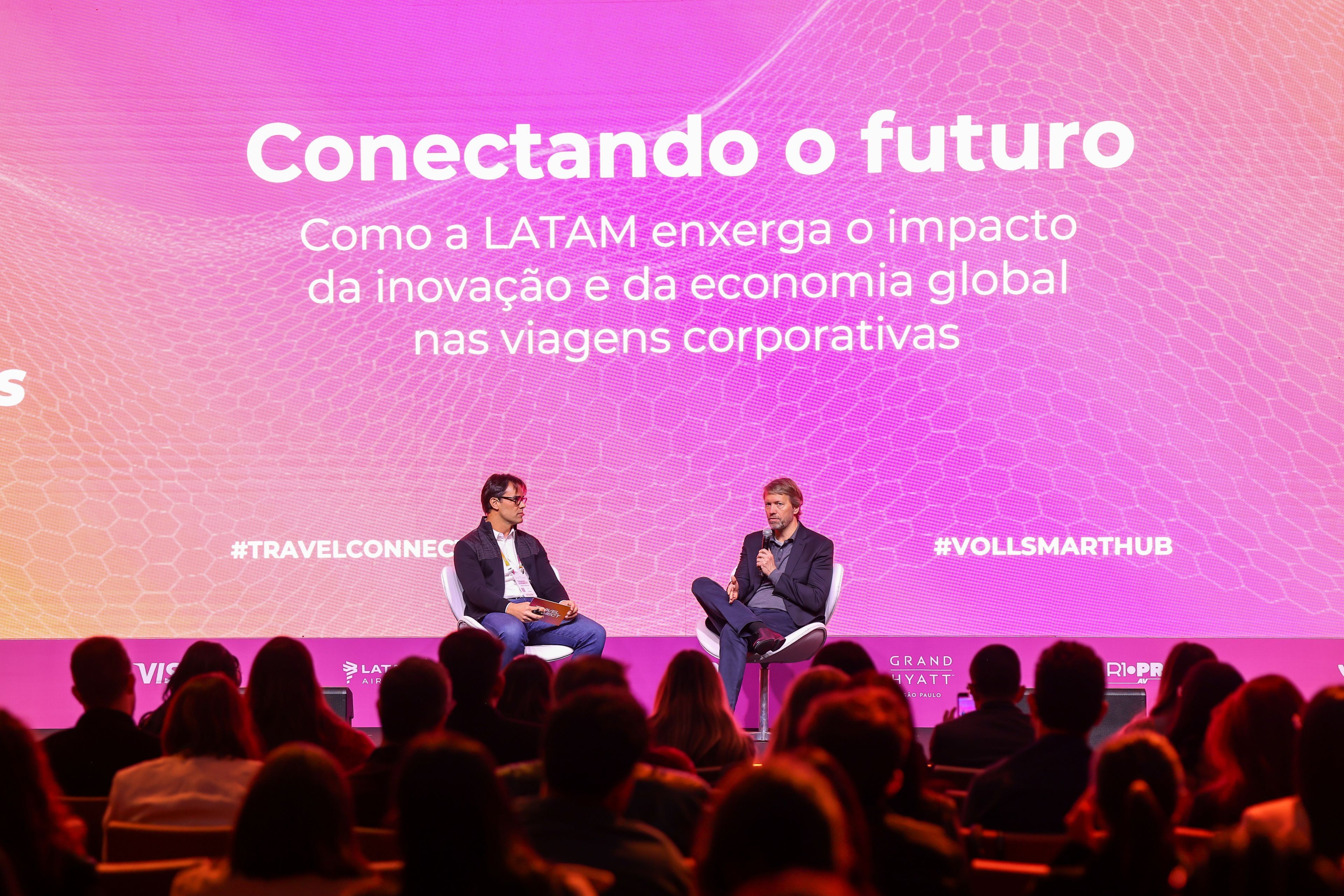 Abrindo o evento Painel Conectando o futuro com CEO da LATAM Jerome Cadier e CPO da VOLL Eduardo Vasconcellos